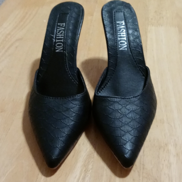 Heels - Picture 5 of 5